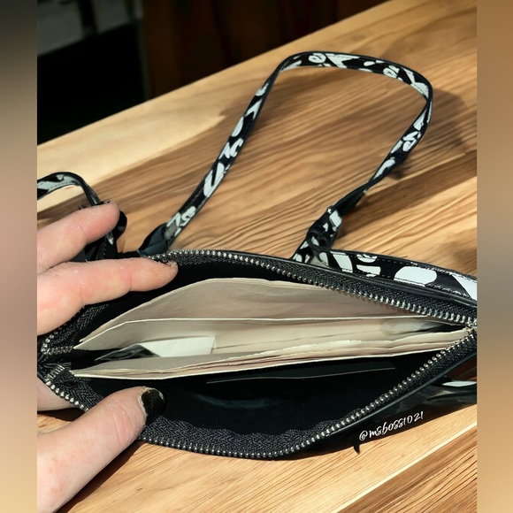 Versace Jeans Couture Flat Crossbody in Graffiti Black/White BRAND NEW W/TAGS - Picture 5 of 5